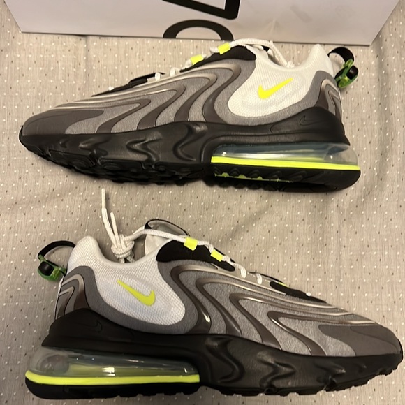 Brand New Sz 10 Air Max 270 React ENG ‘Neon 95’ w/Box - Picture 3 of 7